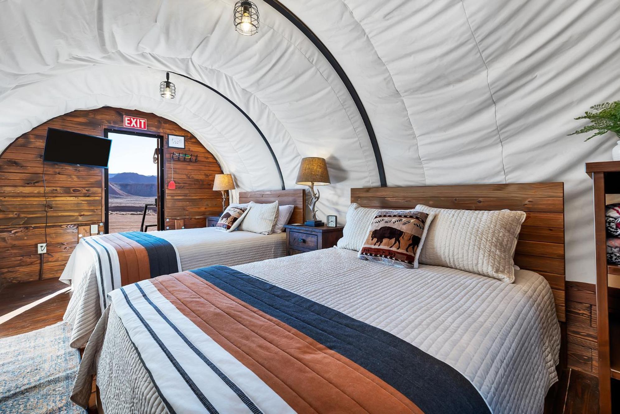 Zion White Bison Glamping & Rv Resort Virgin Ngoại thất bức ảnh