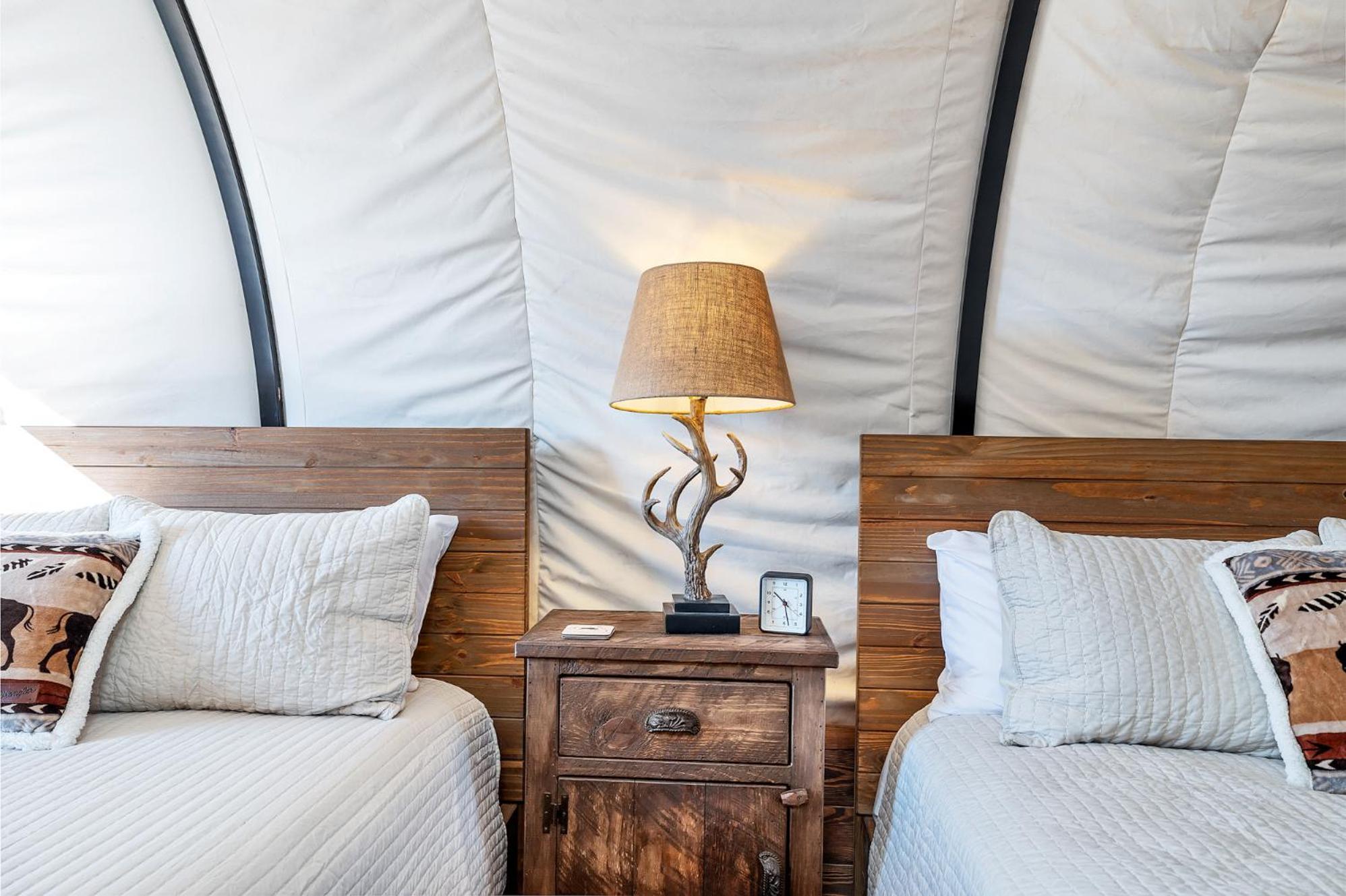Zion White Bison Glamping & Rv Resort Virgin Phòng bức ảnh