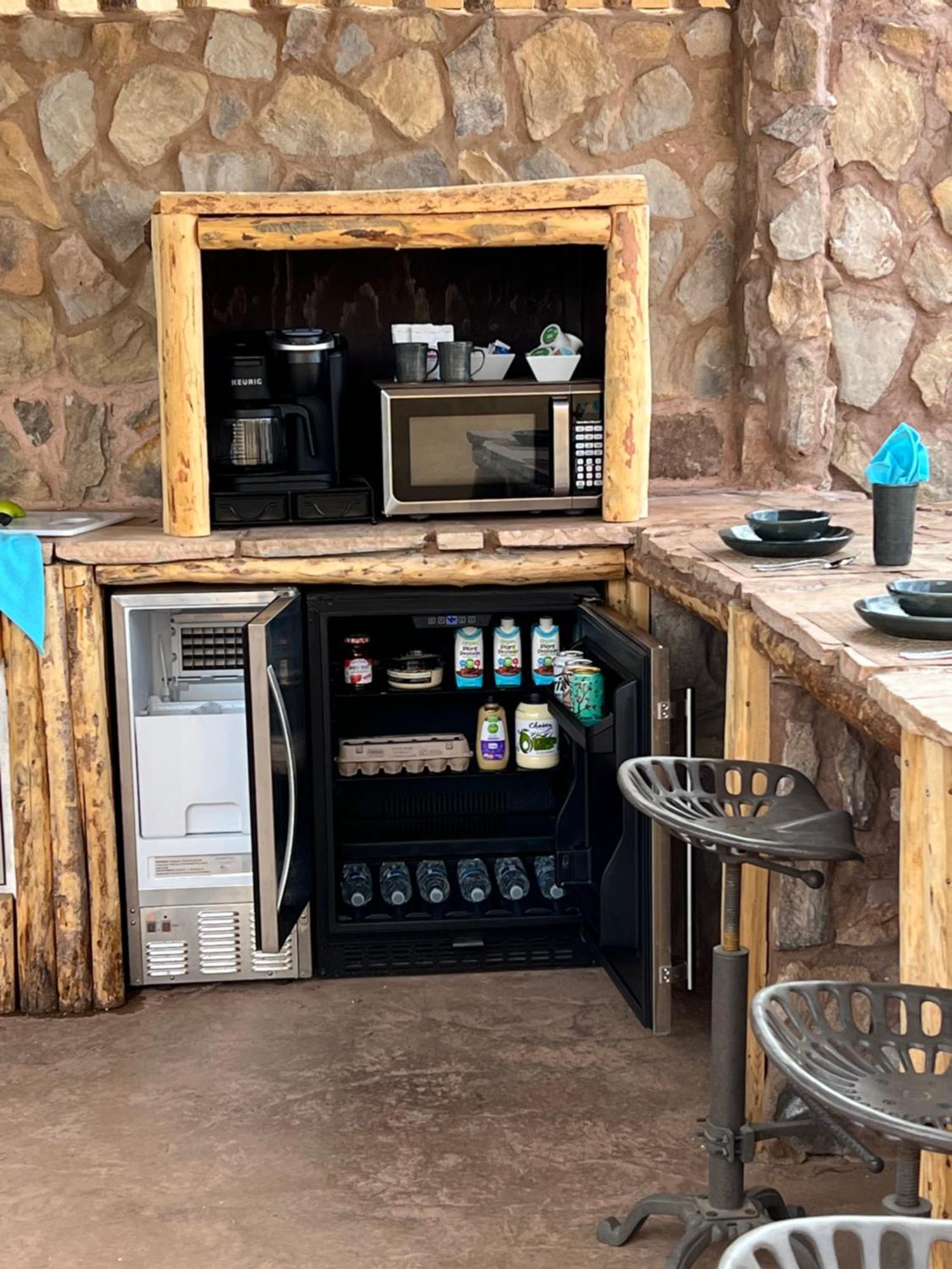 Zion White Bison Glamping & Rv Resort Virgin Ngoại thất bức ảnh