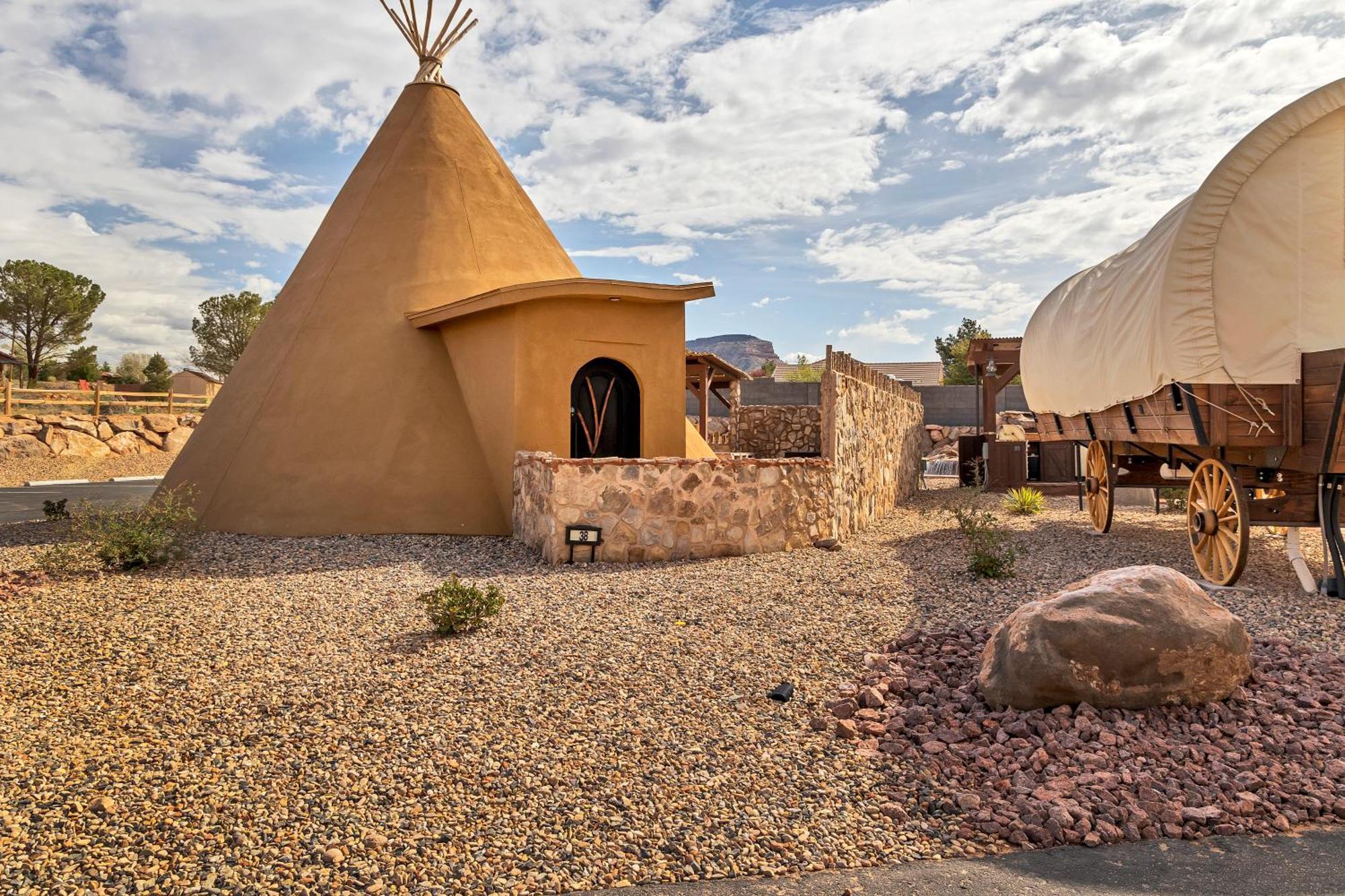 Zion White Bison Glamping & Rv Resort Virgin Ngoại thất bức ảnh