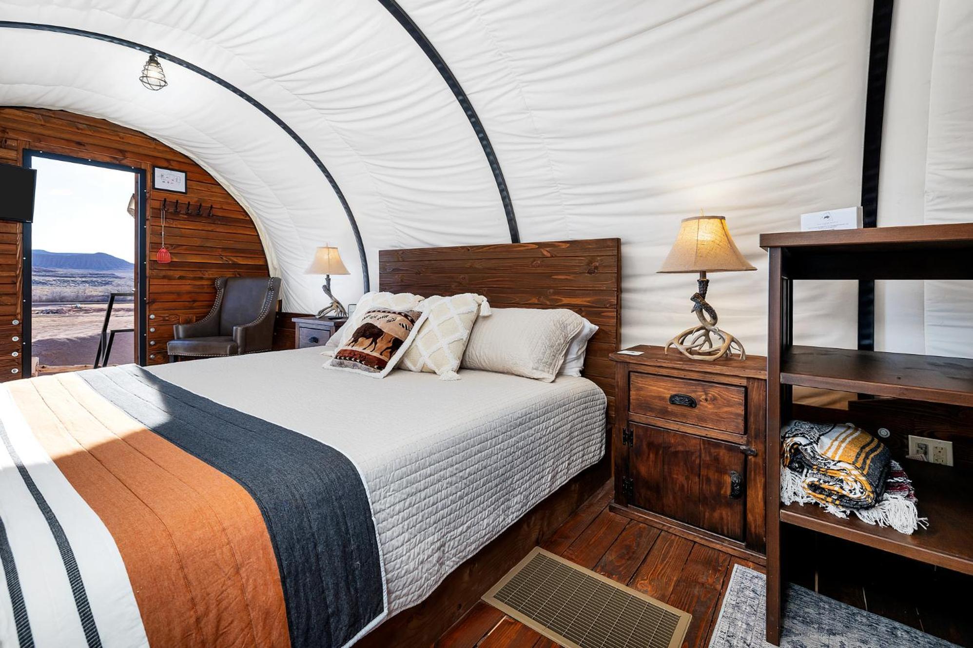 Zion White Bison Glamping & Rv Resort Virgin Ngoại thất bức ảnh